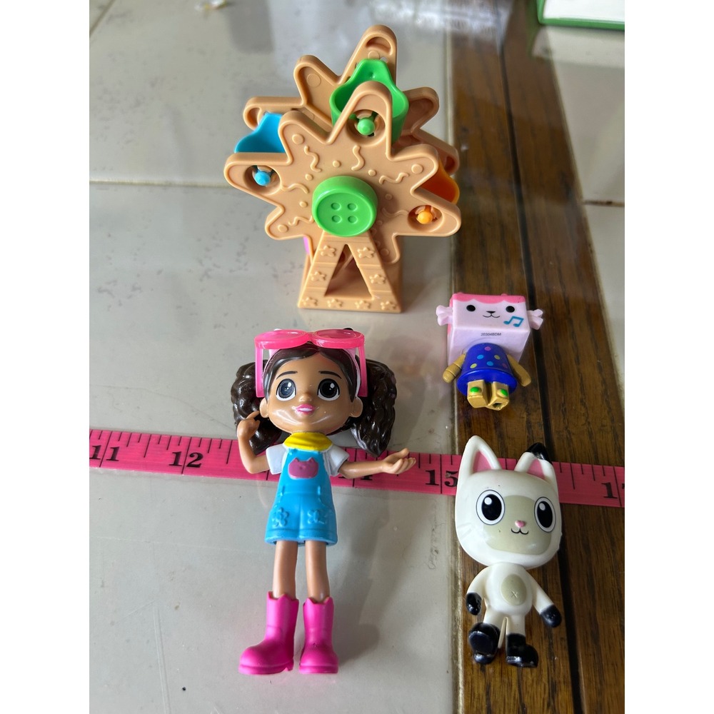 DreamWorks Gabby's Dollhouse Figure Lot Gabby Pandy Paws DJ Catnip Ferris Wheel